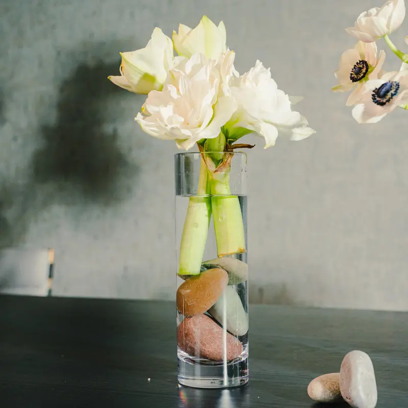 Bold Tranquil Slim Polycarbonate Vase (14 In) 1