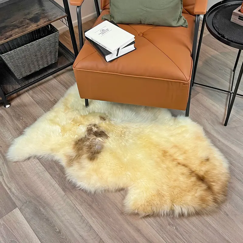 The Mood Heritage Sheepskin Rug – Limited-Edition Natural Lambskin Floor Covering 1